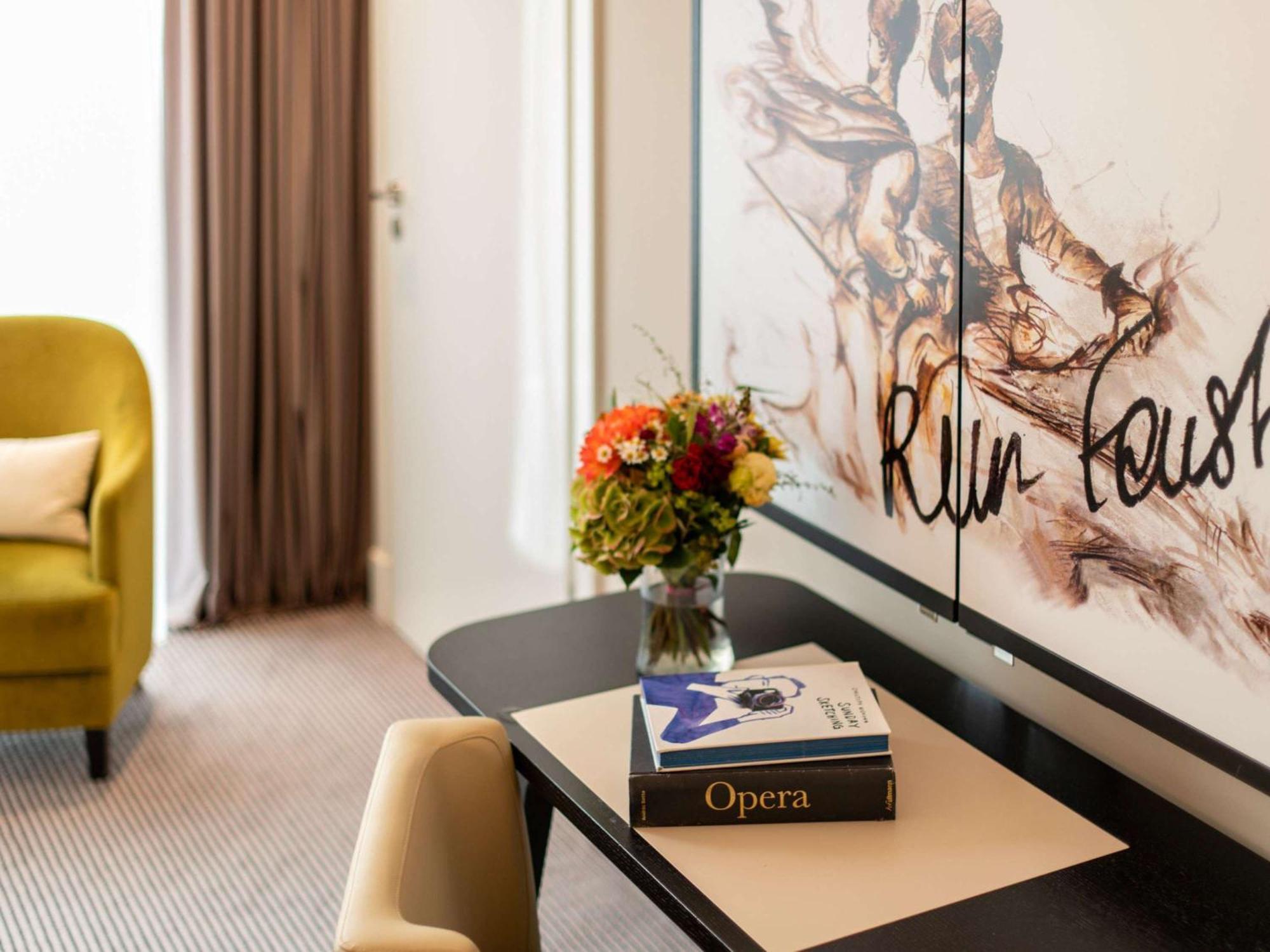 Sofitel Frankfurt Opera Hotell Frankfurt am Main Eksteriør bilde A room at the Hotel de l'Europe