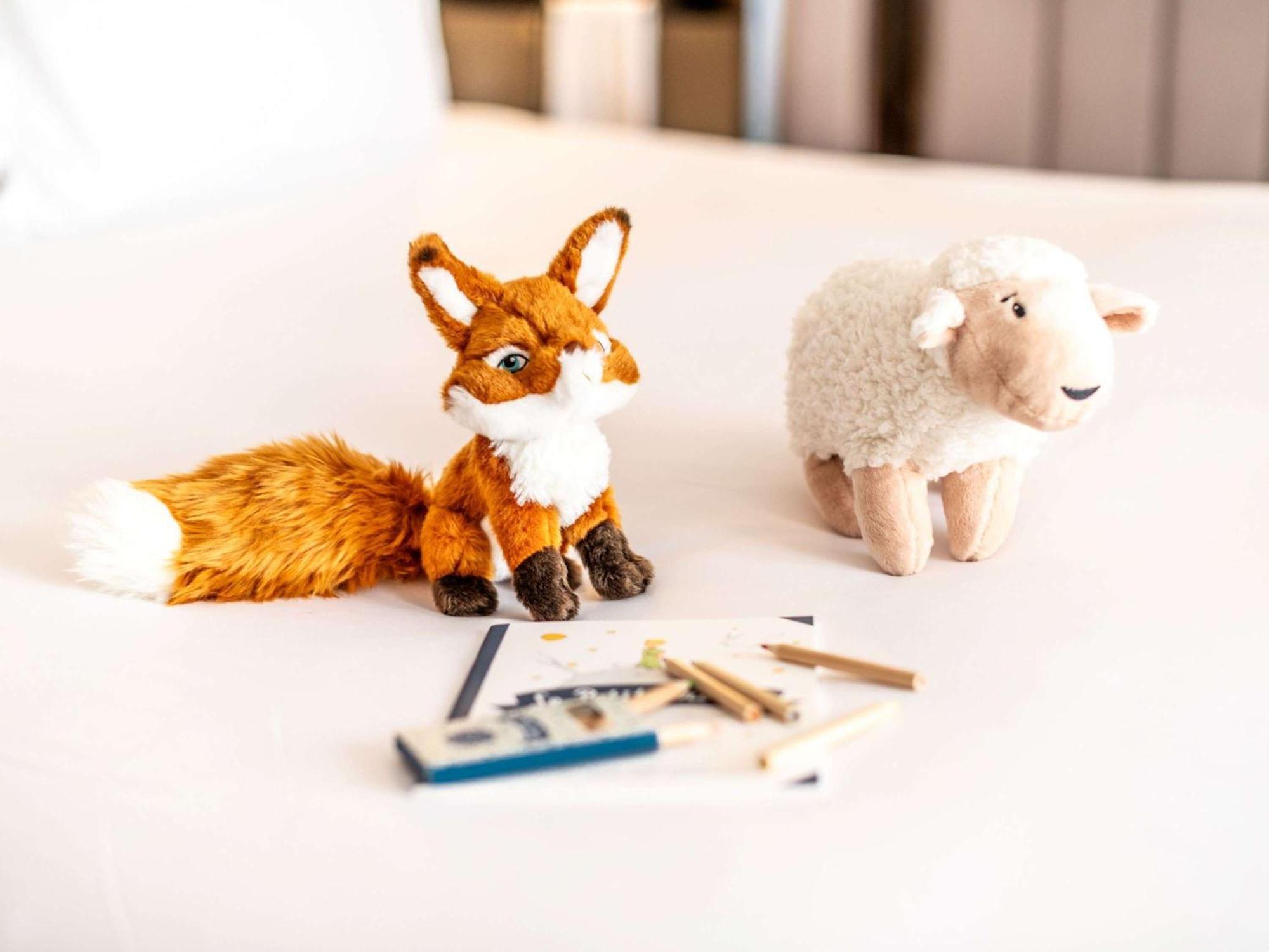 Sofitel Frankfurt Opera Hotell Frankfurt am Main Eksteriør bilde The Fox and the Lamb