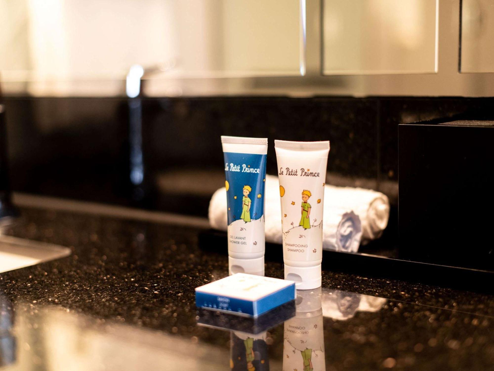 Sofitel Frankfurt Opera Hotell Frankfurt am Main Eksteriør bilde Paul Smith toiletries