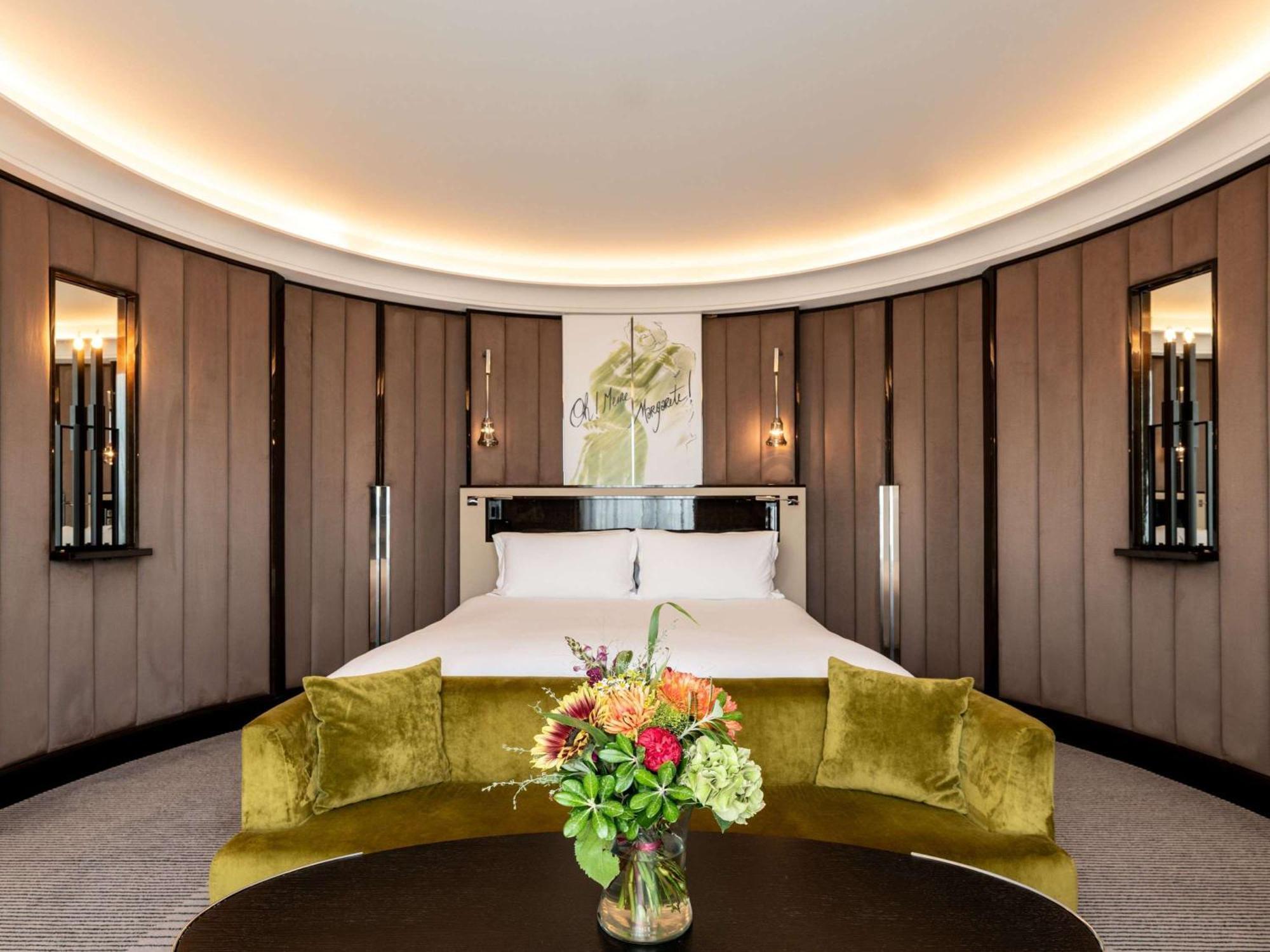 Sofitel Frankfurt Opera Hotell Frankfurt am Main Eksteriør bilde The bedroom of the Presidential Suite
