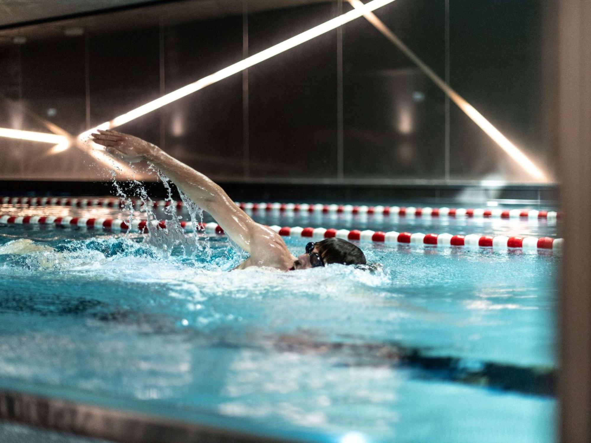 Sofitel Frankfurt Opera Hotell Frankfurt am Main Eksteriør bilde Swimming at the University of Bath